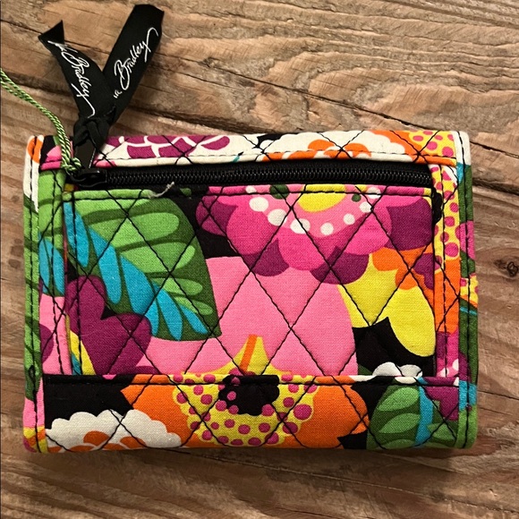 Brand New With Tags! Vera Bradley Euro Wallet in Va Va Bloom. - Picture 9 of 9